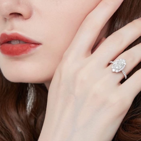 18k Certified 4 cttw Marquis Vintage Diamond Moissanite Ring - Picture 8 of 11